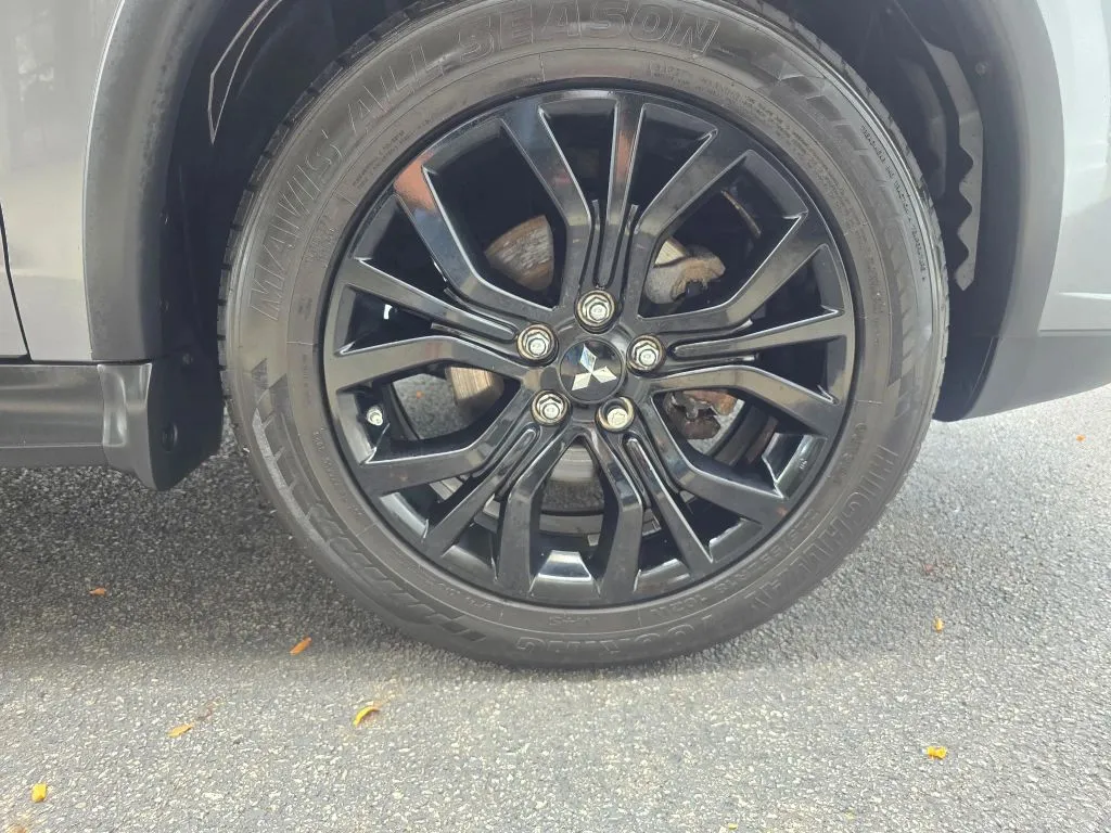 Mitsubishi Outlander Sport photo 7