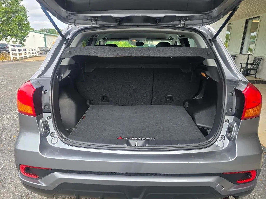 Mitsubishi Outlander Sport photo 8