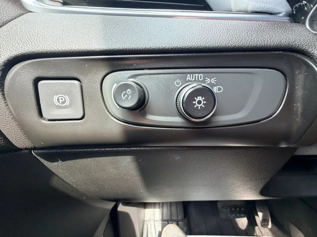 2019 Buick Enclave Essence - Photo 18
