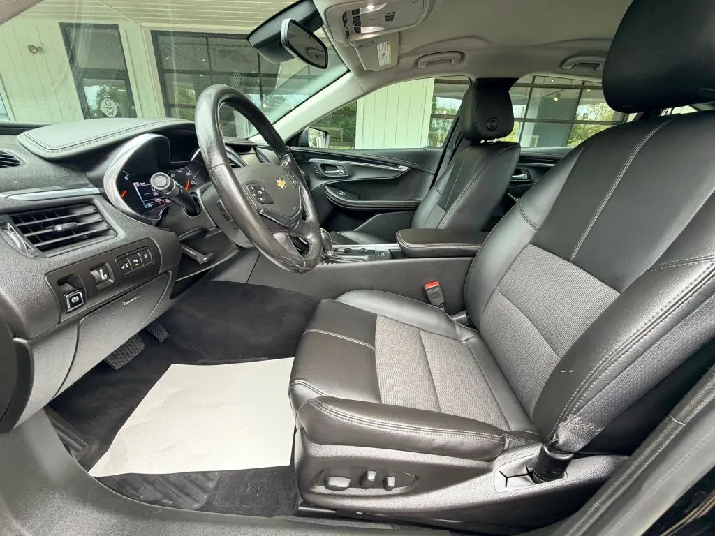 Chevrolet Impala photo 13