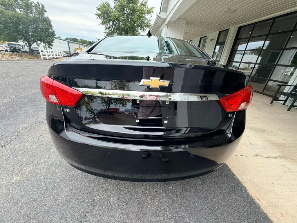 Chevrolet Impala photo 6