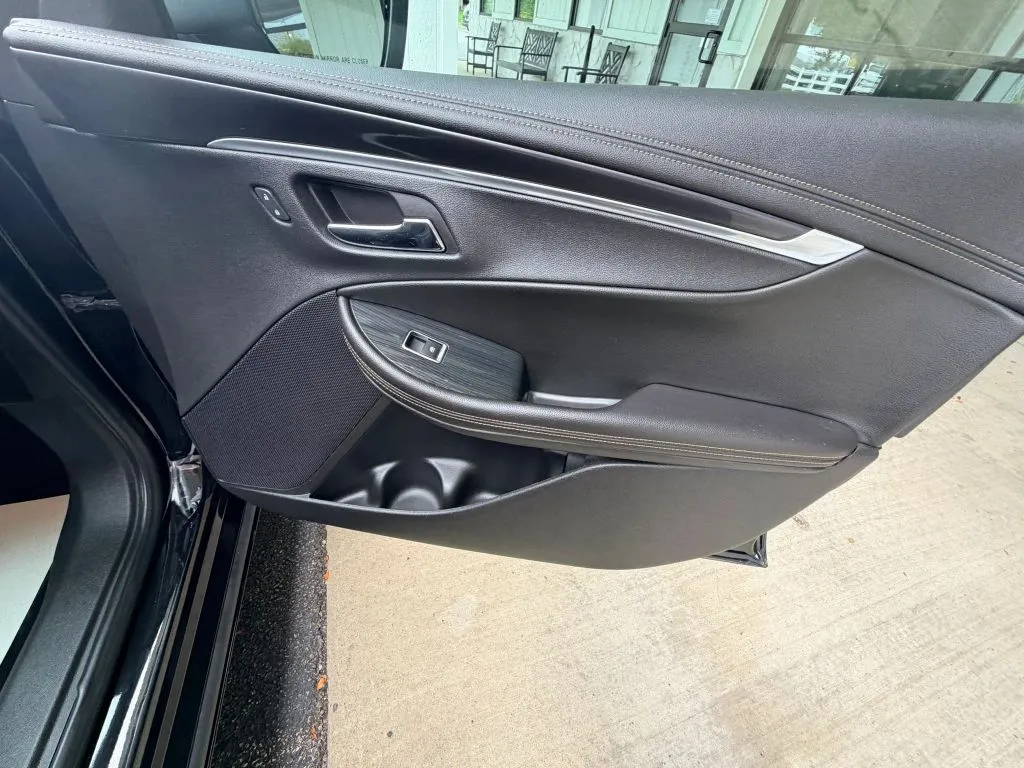 Chevrolet Impala photo 9
