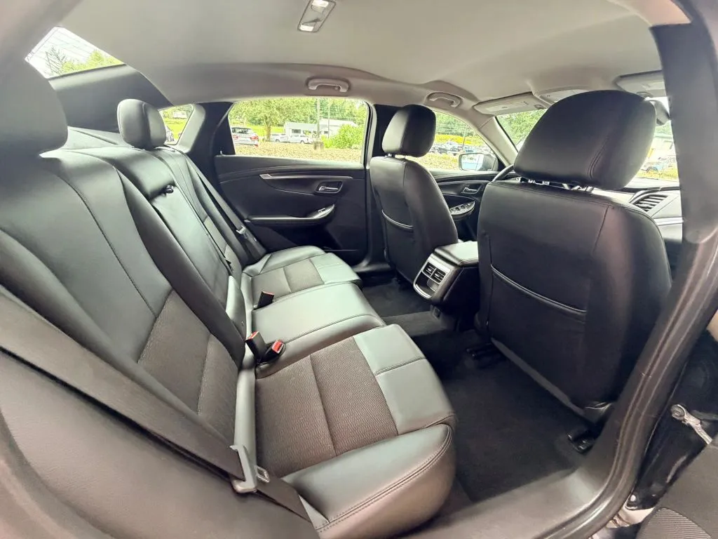 Chevrolet Impala photo 8