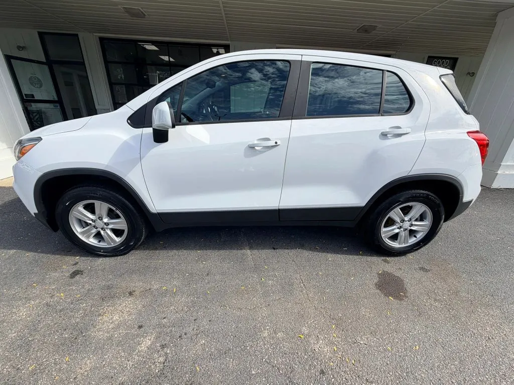 Chevrolet Trax photo 2