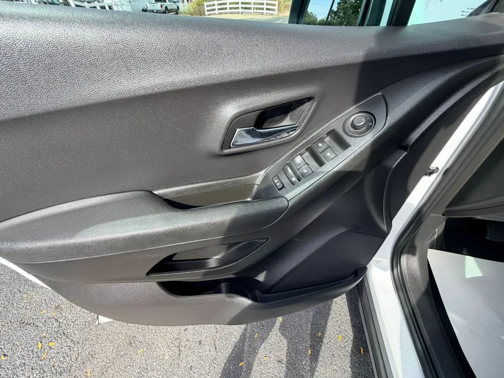 Chevrolet Trax photo 14