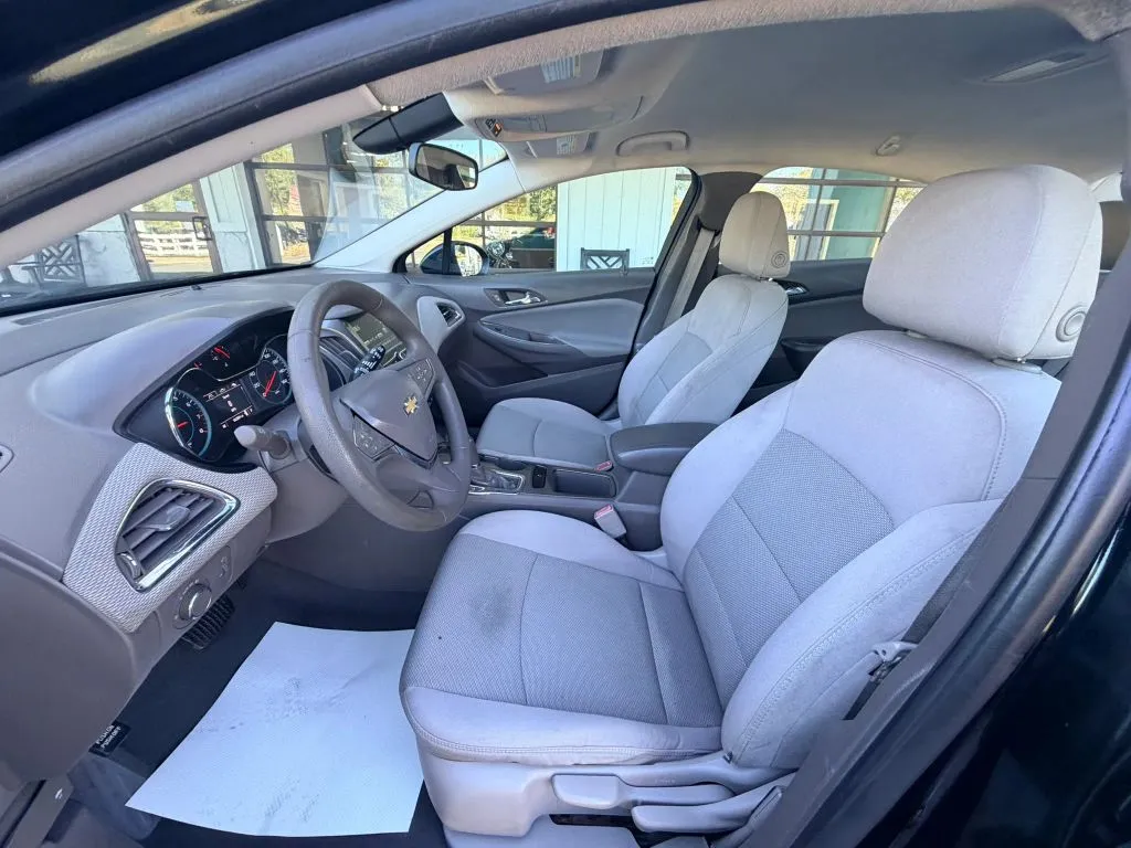 Chevrolet Cruze photo 12