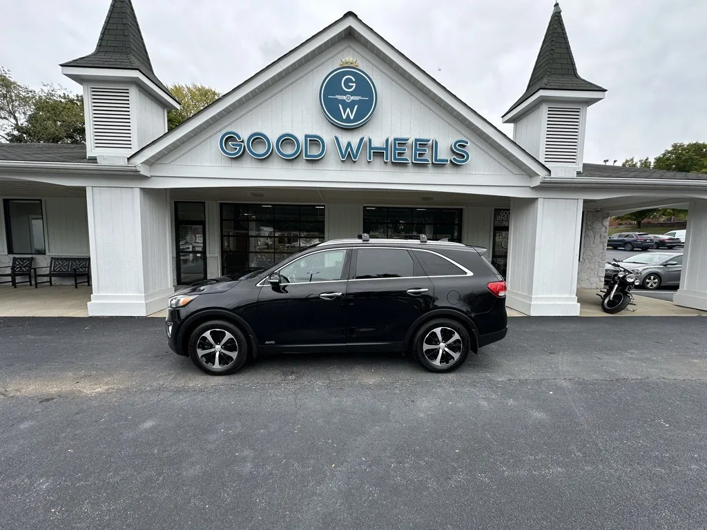 2016 Kia Sorento EX for sale in Liverpool, OH