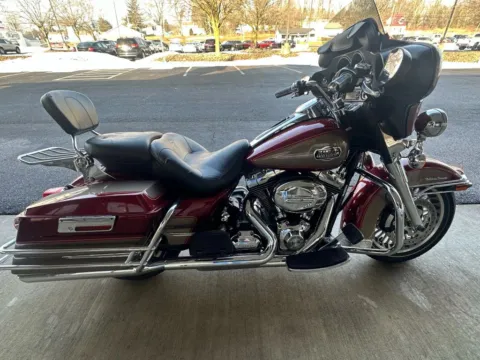 More photos of 2009 HARLEY DAVIDSON FLHTC at Good Wheels, OH
