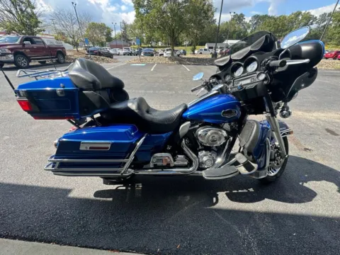 More photos of 2009 HARLEY DAVIDSON FLHTC at Good Wheels, OH