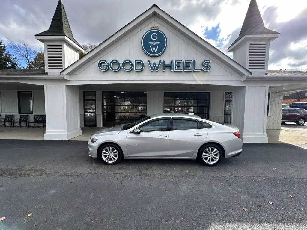 2017 Chevrolet Malibu LT for sale in Liverpool, OH
