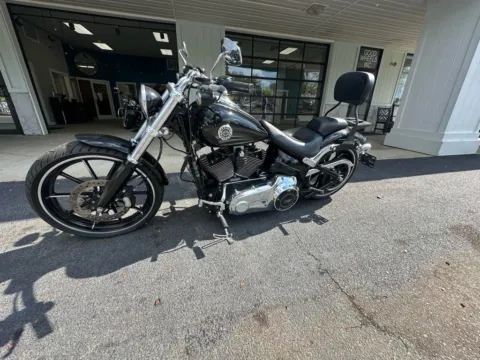 Photos of 2016 HARLEY DAVIDSON FXSB for sale in Liverpool, OH at Good Wheels