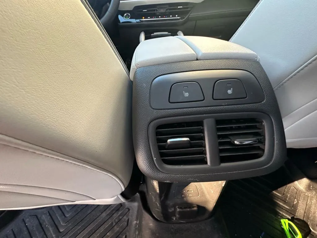 Buick Envision photo 11