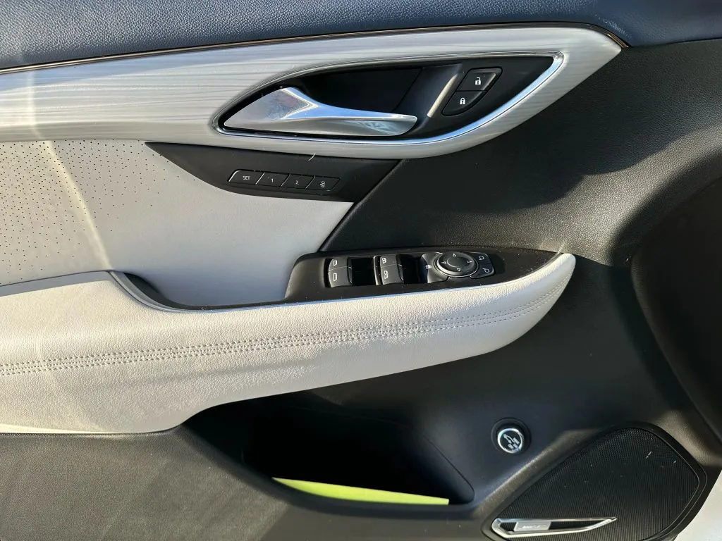 Buick Envision photo 14