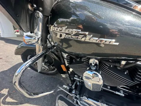 Another view of 2007 HARLEY DAVIDSON FLHX for sale in Liverpool, OH at Good Wheels