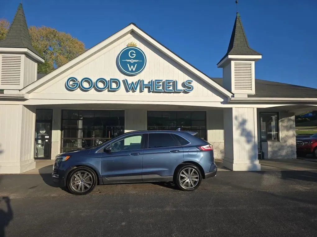 Blue 2019 Ford Edge Titanium Sport Utility 4D for sale in Liverpool, OH