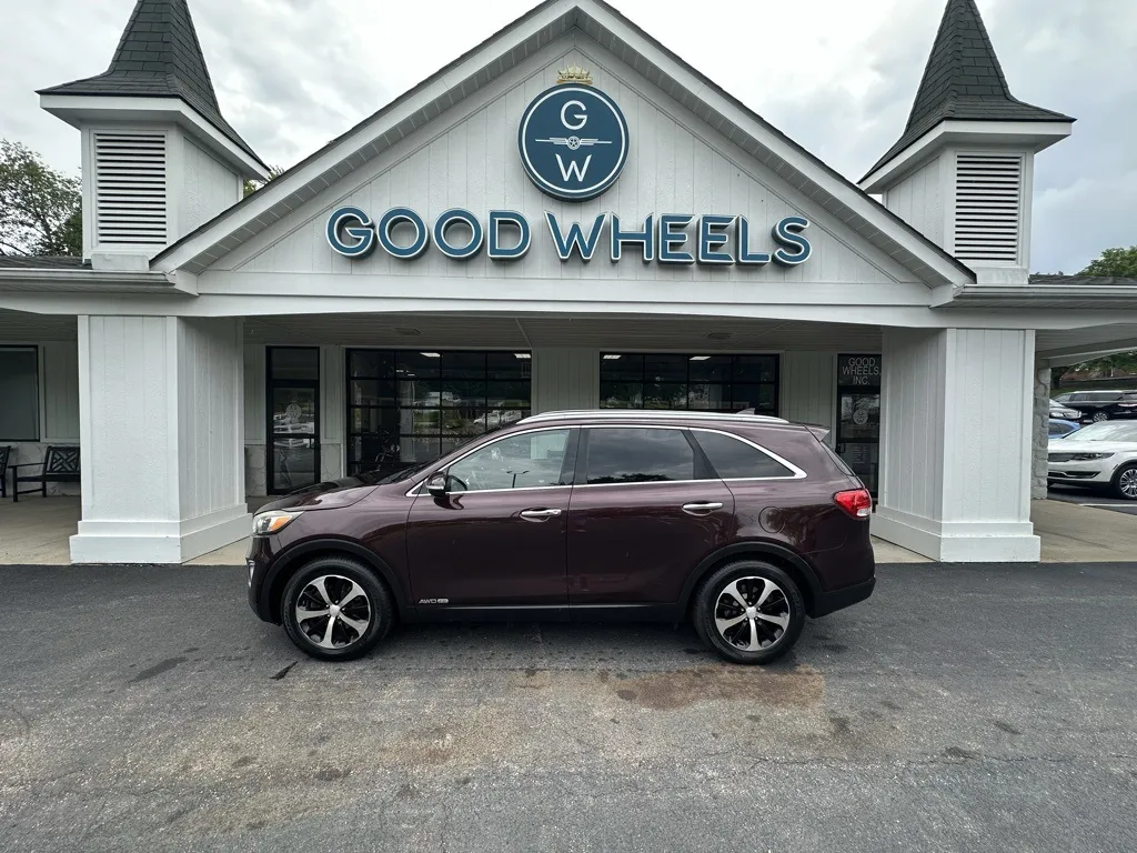 Red 2016 Kia Sorento EX for sale in Liverpool, OH