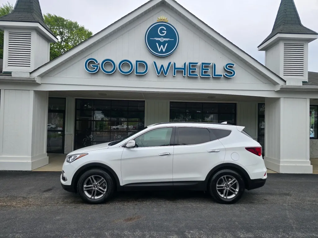 White 2017 Hyundai Santa Fe Sport 2.4 Base for sale in Liverpool, OH