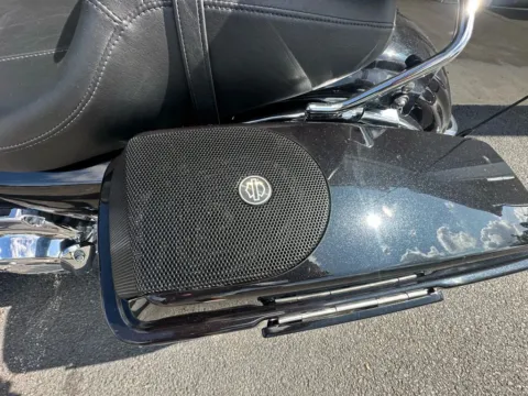 More photos of 2013 HARLEY DAVIDSON STREET GLIDE at Good Wheels, OH