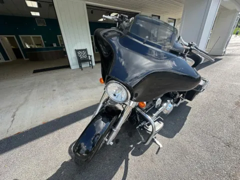 More photos of 2013 HARLEY DAVIDSON STREET GLIDE at Good Wheels, OH