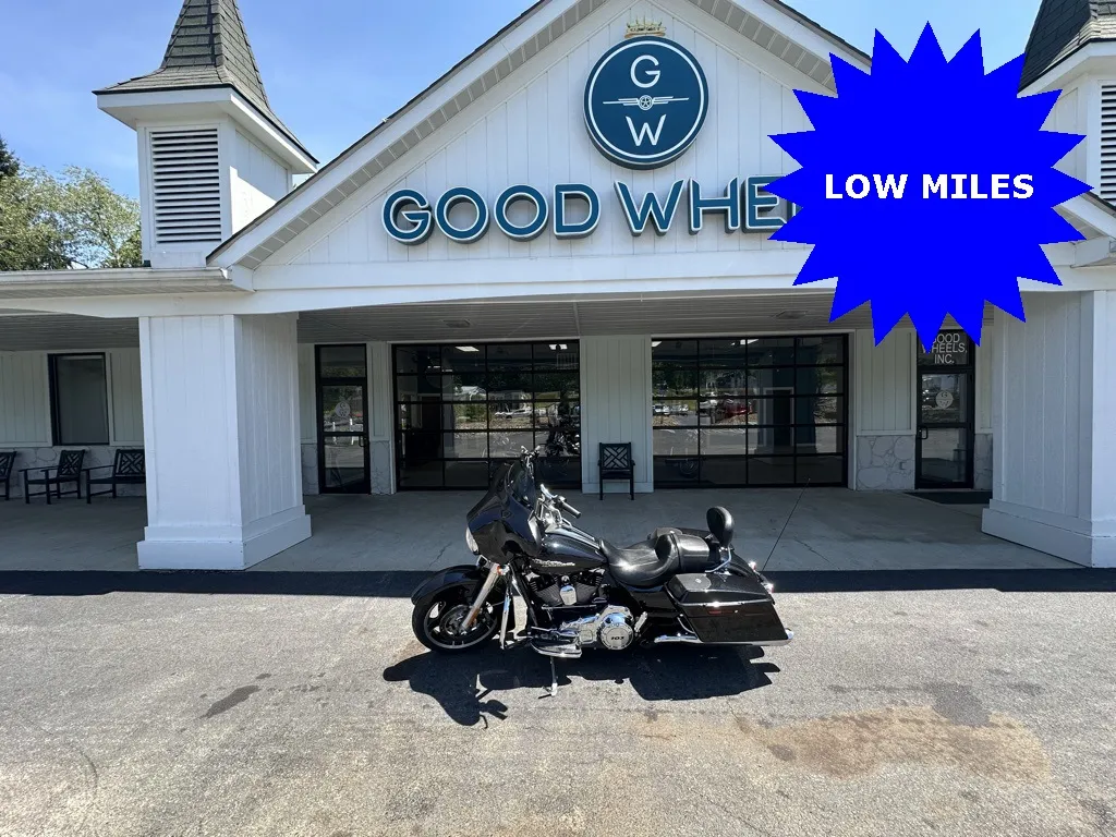 Black 2013 Harley-Davidson FLHX STREET GLIDE for sale in Liverpool, OH