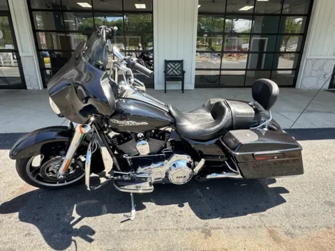 Photos of 2013 Harley-Davidson FLHX STREET GLIDE for sale in Liverpool, OH at Good Wheels