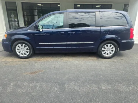 Another view of 2014 Chrysler Town & Country Touring for sale in Liverpool, OH at Good Wheels