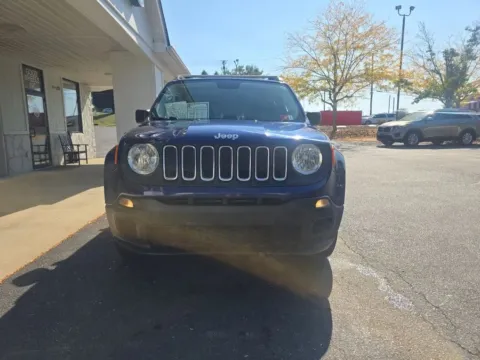 More photos of 2016 Jeep Renegade Sport SUV 4D at Good Wheels, OH