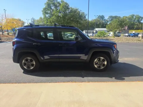 More photos of 2016 Jeep Renegade Sport SUV 4D at Good Wheels, OH
