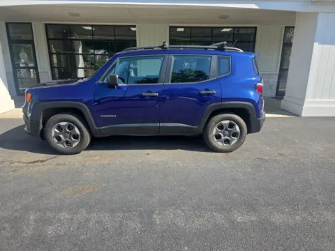 Photos of 2016 Jeep Renegade Sport SUV 4D for sale in Liverpool, OH at Good Wheels