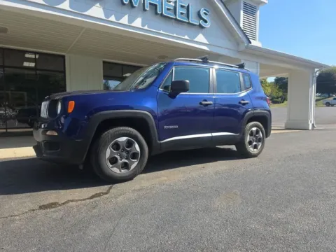Another view of 2016 Jeep Renegade Sport SUV 4D for sale in Liverpool, OH at Good Wheels