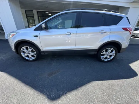 Photos of 2013 Ford Escape SEL for sale in Liverpool, OH at Good Wheels