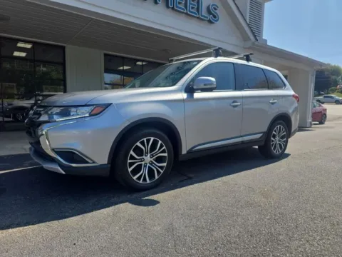 Another view of 2018 Mitsubishi Outlander LE Sport Utility 4D for sale in Liverpool, OH at Good Wheels