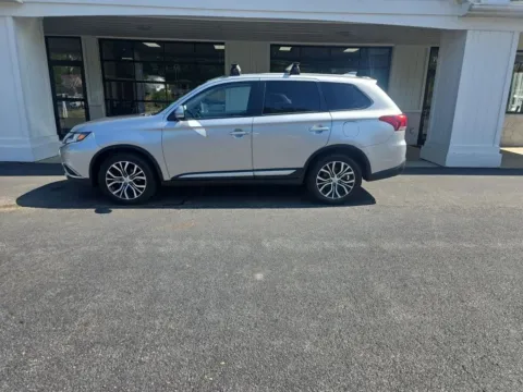 Photos of 2018 Mitsubishi Outlander LE Sport Utility 4D for sale in Liverpool, OH at Good Wheels