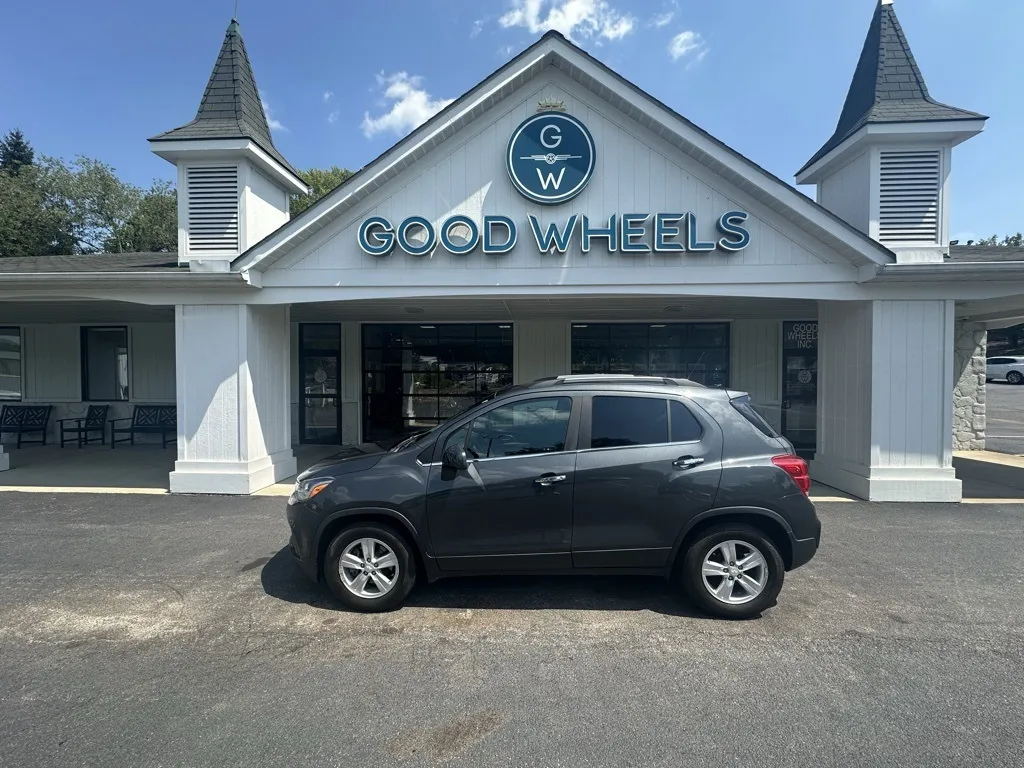 Gray 2017 Chevrolet Trax LT for sale in Liverpool, OH