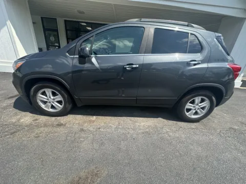 Photos of 2017 Chevrolet Trax LT for sale in Liverpool, OH at Good Wheels