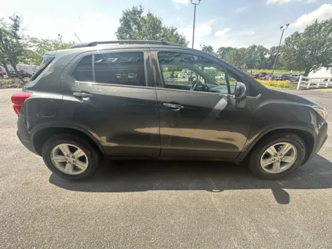 More photos of 2017 Chevrolet Trax LT at Good Wheels, OH