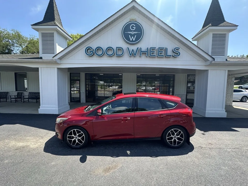 Red 2017 Ford Focus SEL for sale in Liverpool, OH