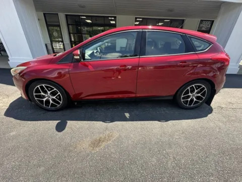 Photos of 2017 Ford Focus SEL for sale in Liverpool, OH at Good Wheels