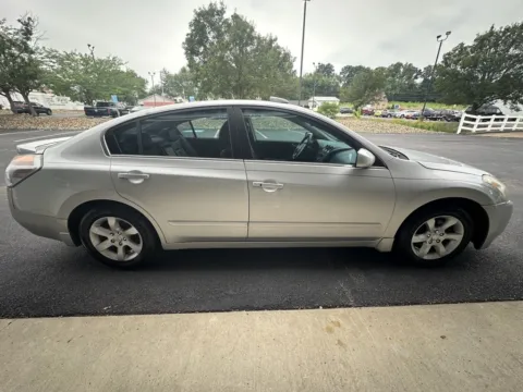 More photos of 2009 Nissan Altima 2.5 SL at Good Wheels, OH