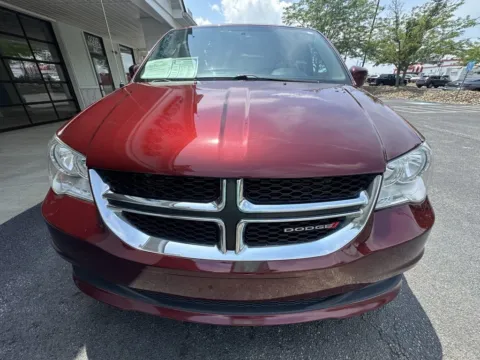 More photos of 2017 Dodge Grand Caravan SXT at Good Wheels, OH