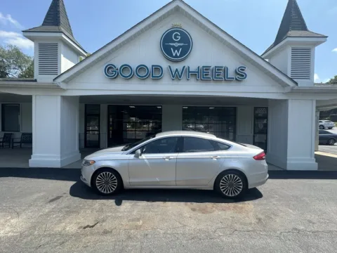 Silver 2017 Ford Fusion SE for sale in Liverpool, OH