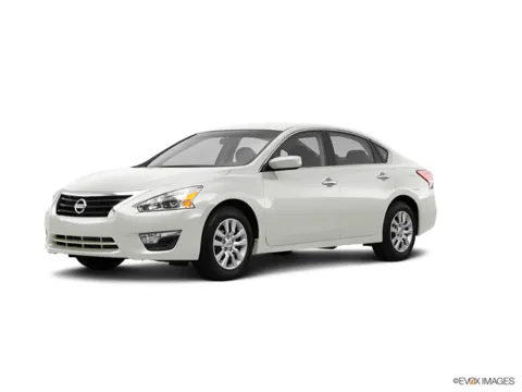 White 2013 Nissan Altima 2.5 SL Sedan 4D for sale in Liverpool, OH
