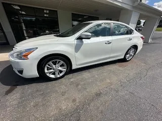 Photos of 2013 Nissan Altima 2.5 SL for sale in Liverpool, OH at Good Wheels