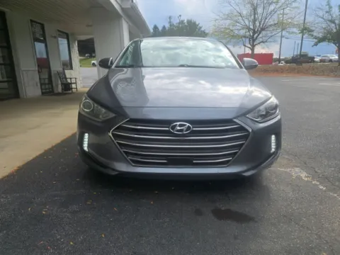 More photos of 2017 Hyundai Elantra Limited Sedan 4D at Good Wheels, OH