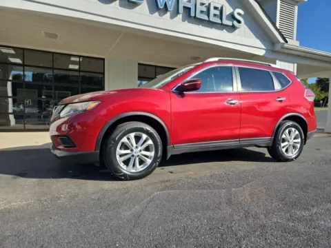 Another view of 2015 Nissan Rogue SV Sport Utility 4D for sale in Liverpool, OH at Good Wheels