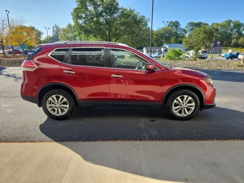 More photos of 2015 Nissan Rogue SV Sport Utility 4D at Good Wheels, OH