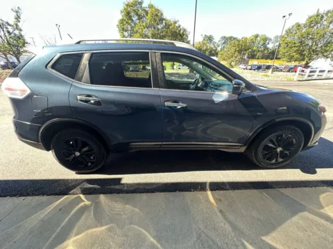 More photos of 2016 Nissan Rogue SV Sport Utility 4D at Good Wheels, OH