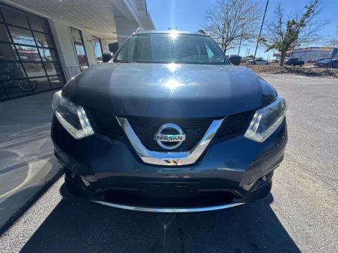 Another view of 2016 Nissan Rogue SV Sport Utility 4D for sale in Liverpool, OH at Good Wheels