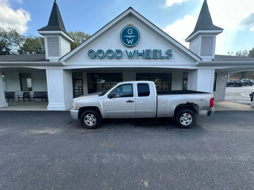 2008 Chevrolet Silverado 1500 Extended Cab LT Pickup 4D 6 1/2 ft for sale in Liverpool, OH