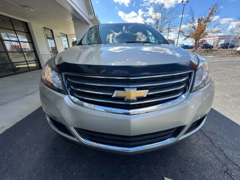 Another view of 2017 Chevrolet Traverse LT Sport Utility 4D for sale in Liverpool, OH at Good Wheels